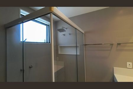 Casa de condomínio à venda com 450m², 4 quartos e 3 vagas Casa de condomínio à venda com 450m², 4 quartos e 3 vagasBanheiro 1 da Suíte 1