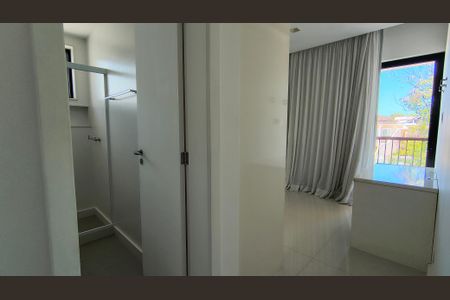 Casa de condomínio à venda com 450m², 4 quartos e 3 vagas Casa de condomínio à venda com 450m², 4 quartos e 3 vagasSuíte 2