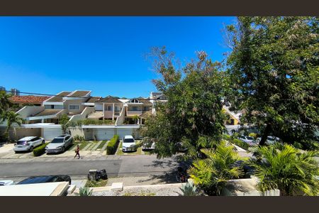 Casa de condomínio à venda com 450m², 4 quartos e 3 vagas Casa de condomínio à venda com 450m², 4 quartos e 3 vagasVaranda da Suíte 3