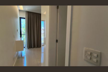 Casa de condomínio à venda com 450m², 4 quartos e 3 vagas Casa de condomínio à venda com 450m², 4 quartos e 3 vagasSuíte 3