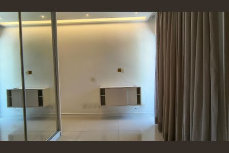 Casa de condomínio à venda com 450m², 4 quartos e 3 vagas Casa de condomínio à venda com 450m², 4 quartos e 3 vagasSuíte 3