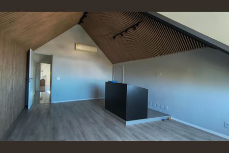 Casa de condomínio à venda com 450m², 4 quartos e 3 vagas Casa de condomínio à venda com 450m², 4 quartos e 3 vagasSotão