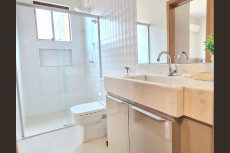 Casa de condomínio para alugar com 200m², 3 quartos e 4 vagas