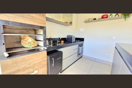 Casa de condomínio para alugar com 200m², 3 quartos e 4 vagas