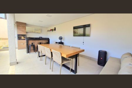 Casa de condomínio para alugar com 200m², 3 quartos e 4 vagas