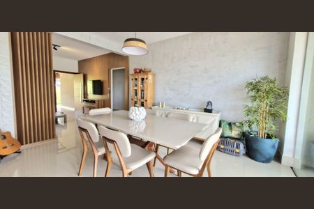 Casa de condomínio para alugar com 200m², 3 quartos e 4 vagas