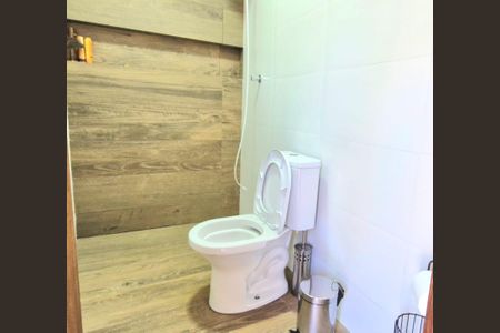 Casa de condomínio para alugar com 200m², 3 quartos e 4 vagas