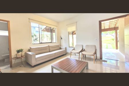 Casa de condomínio para alugar com 200m², 3 quartos e 4 vagas