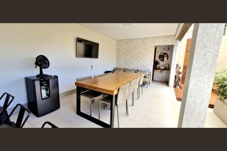 Casa de condomínio para alugar com 200m², 3 quartos e 4 vagas