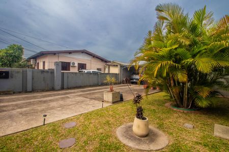 Casa à venda com 101m², 1 quarto e 4 vagasPátio