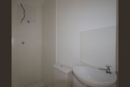 Banheiro de kitnet/studio para alugar com 1 quarto, 17m² em Jardim Monte Kemel, São Paulo