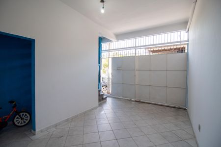 Garagem de casa para alugar com 2 quartos, 250m² em Jardim das Vertentes, São Paulo