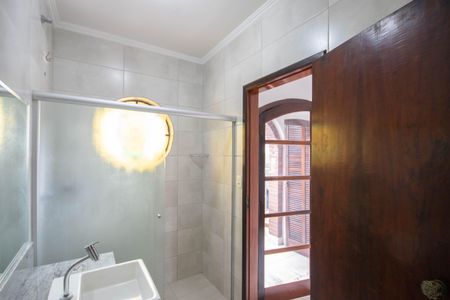 Casa à venda com 140m², 3 quartos e 5 vagasBanheiro da Suíte 1