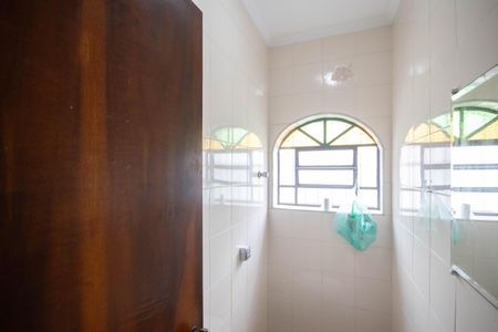 Casa à venda com 140m², 3 quartos e 5 vagasBanheiro 2