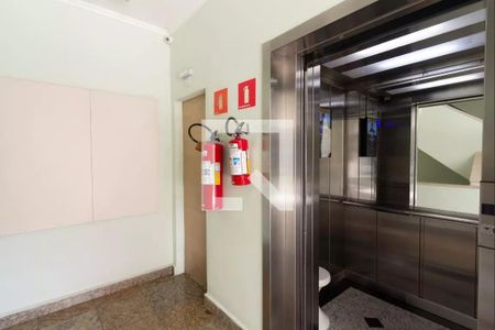 Apartamento à venda com 45m², 1 quarto e 1 vaga Apartamento à venda com 45m², 1 quarto e 1 vagaHall social