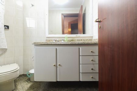 Apartamento para alugar com 170m², 3 quartos e 3 vagas Apartamento para alugar com 170m², 3 quartos e 3 vagasBanheiro da Suíte 2