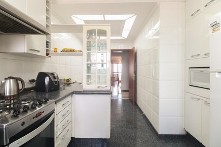 Apartamento para alugar com 170m², 3 quartos e 3 vagas Apartamento para alugar com 170m², 3 quartos e 3 vagasCozinha