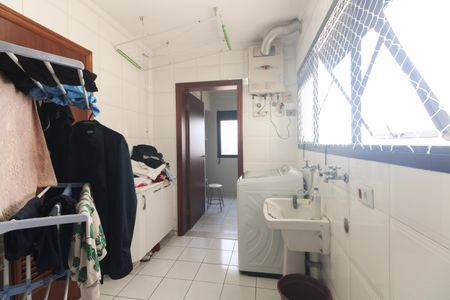 Apartamento para alugar com 170m², 3 quartos e 3 vagas Apartamento para alugar com 170m², 3 quartos e 3 vagasÁrea de Serviço