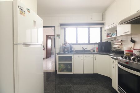 Apartamento para alugar com 170m², 3 quartos e 3 vagas Apartamento para alugar com 170m², 3 quartos e 3 vagasCozinha