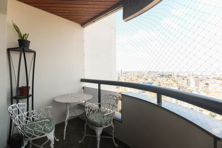 Apartamento para alugar com 170m², 3 quartos e 3 vagas Apartamento para alugar com 170m², 3 quartos e 3 vagasVaranda