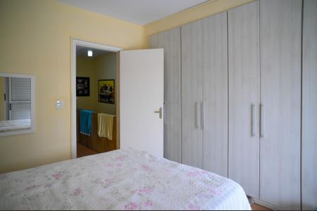 Casa à venda com 180m², 2 quartos e 2 vagas Casa à venda com 180m², 2 quartos e 2 vagasQuarto 1