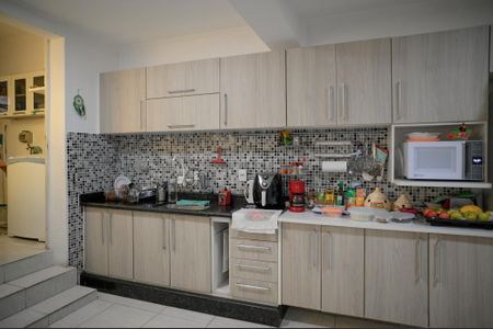 Casa à venda com 180m², 2 quartos e 2 vagas Casa à venda com 180m², 2 quartos e 2 vagasCozinha