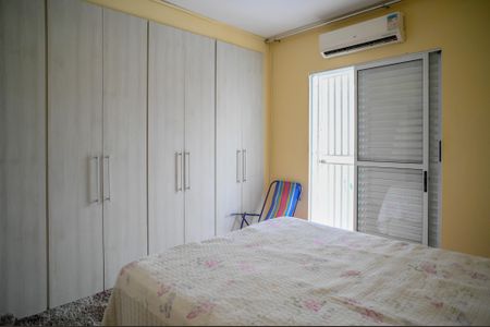 Casa à venda com 180m², 2 quartos e 2 vagas Casa à venda com 180m², 2 quartos e 2 vagasQuarto 1