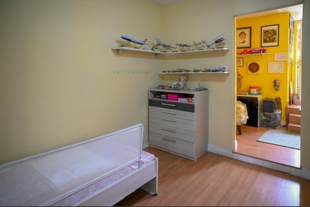 Casa à venda com 180m², 2 quartos e 2 vagas Casa à venda com 180m², 2 quartos e 2 vagasQuarto 2