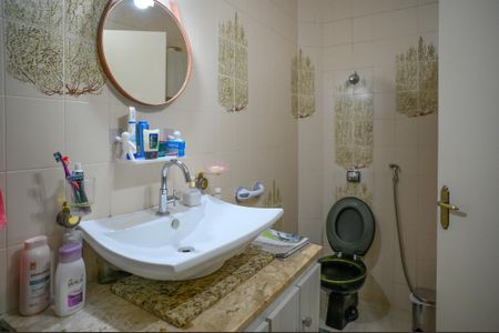 Casa à venda com 180m², 2 quartos e 2 vagas Casa à venda com 180m², 2 quartos e 2 vagasBanheiro