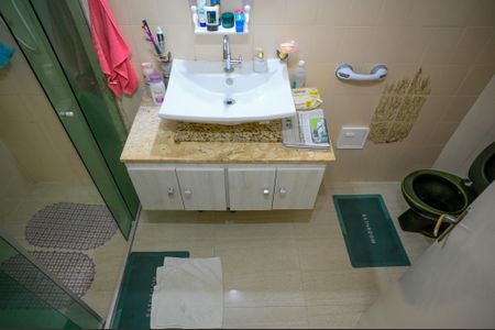 Casa à venda com 180m², 2 quartos e 2 vagas Casa à venda com 180m², 2 quartos e 2 vagasBanheiro