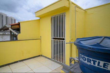 Casa à venda com 180m², 2 quartos e 2 vagas Casa à venda com 180m², 2 quartos e 2 vagasSacada Escritório