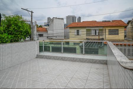 Casa à venda com 180m², 2 quartos e 2 vagas Casa à venda com 180m², 2 quartos e 2 vagasTerraço Quarto 1