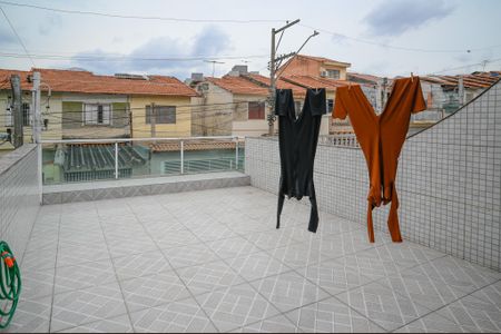 Casa à venda com 180m², 2 quartos e 2 vagas Casa à venda com 180m², 2 quartos e 2 vagasTerraço Quarto 1