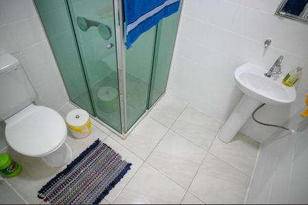 Casa à venda com 180m², 2 quartos e 2 vagas Casa à venda com 180m², 2 quartos e 2 vagasBanheiro de Serviço