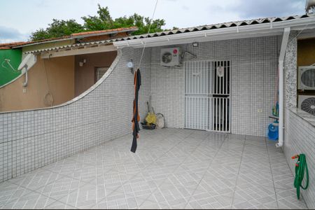 Casa à venda com 180m², 2 quartos e 2 vagas Casa à venda com 180m², 2 quartos e 2 vagasTerraço Quarto 1