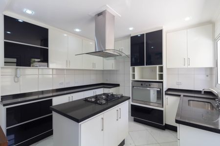 Casa para alugar com 180m², 2 quartos e 3 vagas Casa para alugar com 180m², 2 quartos e 3 vagasCozinha