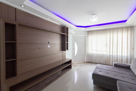 Casa para alugar com 180m², 2 quartos e 3 vagas Casa para alugar com 180m², 2 quartos e 3 vagasSala