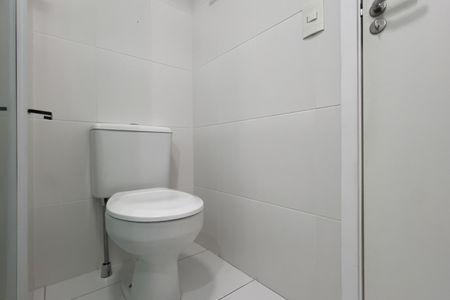 Apartamento para alugar com 68m², 2 quartos e 1 vaga Apartamento para alugar com 68m², 2 quartos e 1 vagaBanheiro