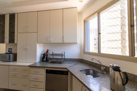 Apartamento à venda com 92m², 3 quartos e 2 vagasCozinha