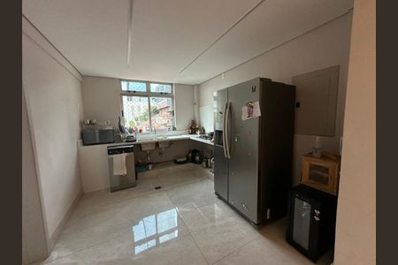 Apartamento à venda com 162m², 4 quartos e 2 vagasCozinha