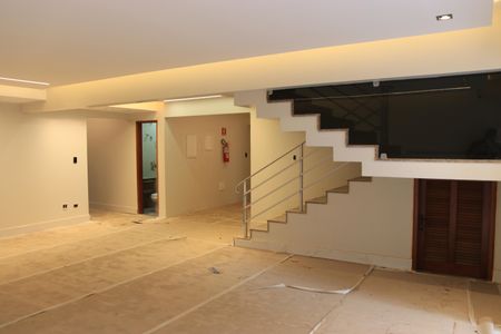 Casa para alugar com 5 quartos, 450m² em Setor Aeroporto, Goiânia