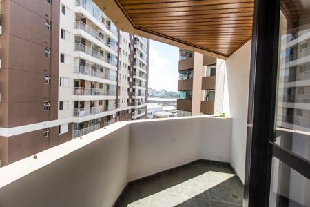 Apartamento para alugar com 112m², 3 quartos e 2 vagasVaranda