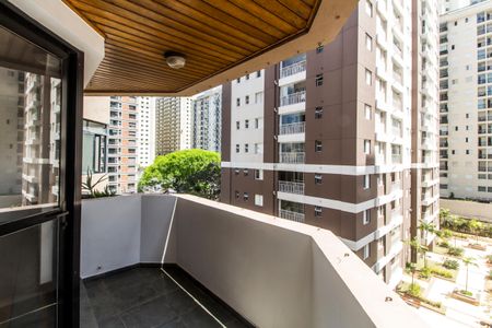 Apartamento para alugar com 112m², 3 quartos e 2 vagasVaranda