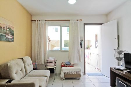 Sala de casa de condomínio para alugar com 2 quartos, 80m² em Jardim Santa Monica, São Paulo