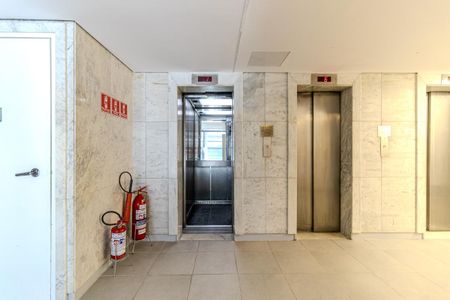 Studio para alugar com 33m², 1 quarto e sem vaga Studio para alugar com 33m², 1 quarto e sem vagaElevadores