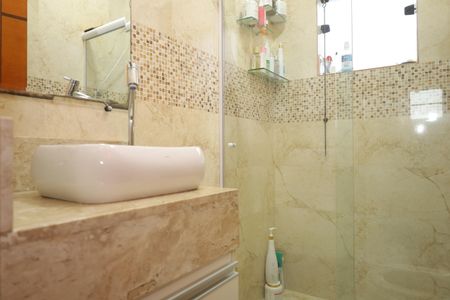 Casa à venda com 70m², 2 quartos e 1 vagaBanheiro 1