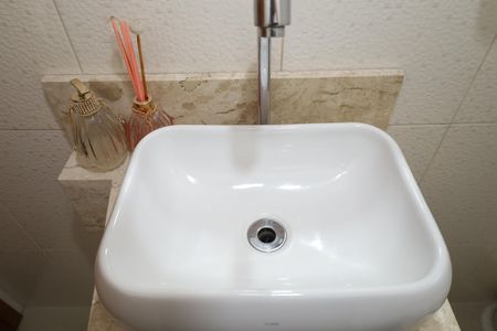 Casa à venda com 70m², 2 quartos e 1 vagaBanheiro 2 - Lavabo