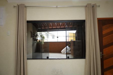 Casa à venda com 70m², 2 quartos e 1 vagaSala