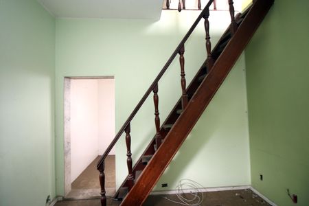 Sala - escada terraço de apartamento para alugar com 3 quartos, 65m² em Brás de Pina, Rio de Janeiro