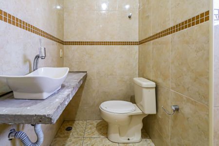 Casa à venda com 184m², 3 quartos e 2 vagasSuite - Banheiro